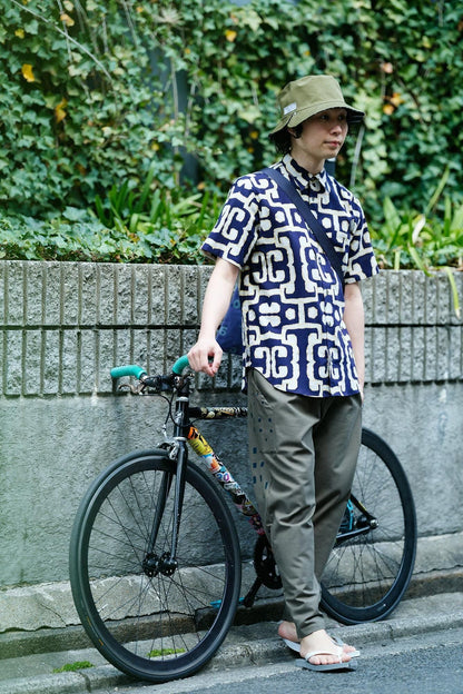 高島縮 20/20 半袖シャツ／原始彫刻（げんしちょうこく）