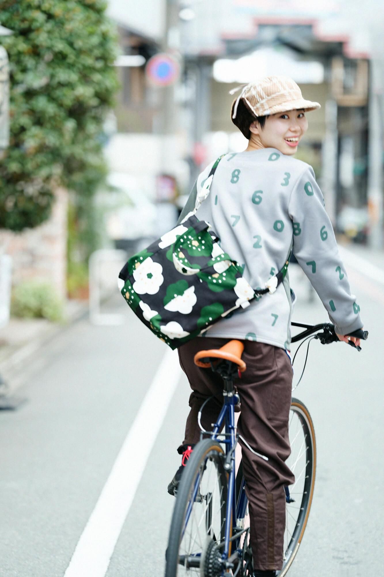 2WAY BIKE トート／ほほえみ 濡羽色（ぬればいろ）