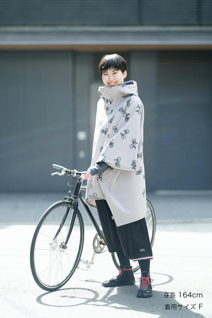 【net限定】ヘリンボーン ジャカールニット BIKEポンチョ／チャリンチャリンあっちこっちと余白（よはく） 銀鼠（ぎんねず）