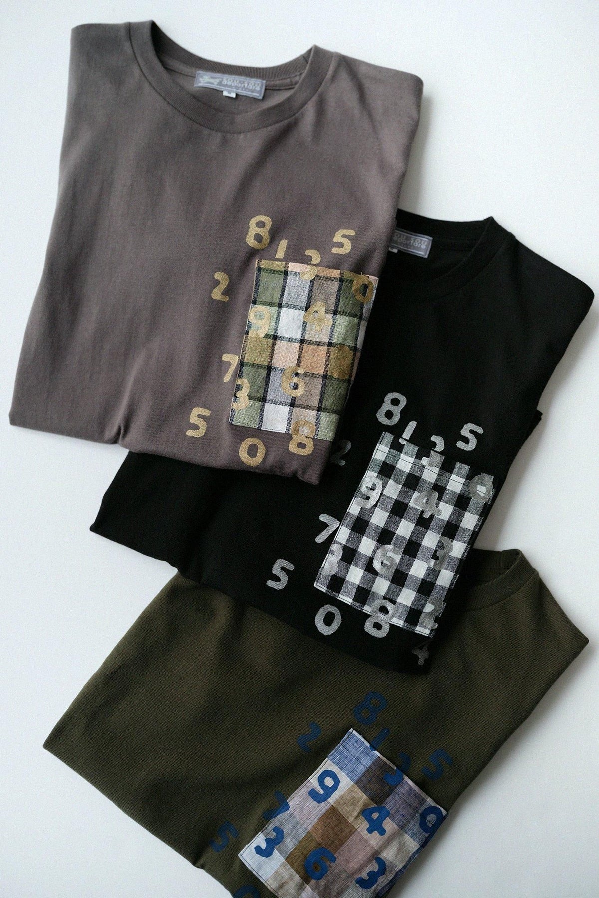 半袖 ポケットTシャツ[5.0]／ブラック×SO-SU-U昆（こん）