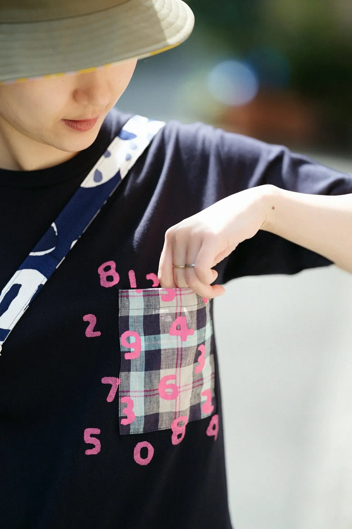 半袖 ポケットTシャツ[5.0]／ネイビー×SO-SU-U昆（こん）