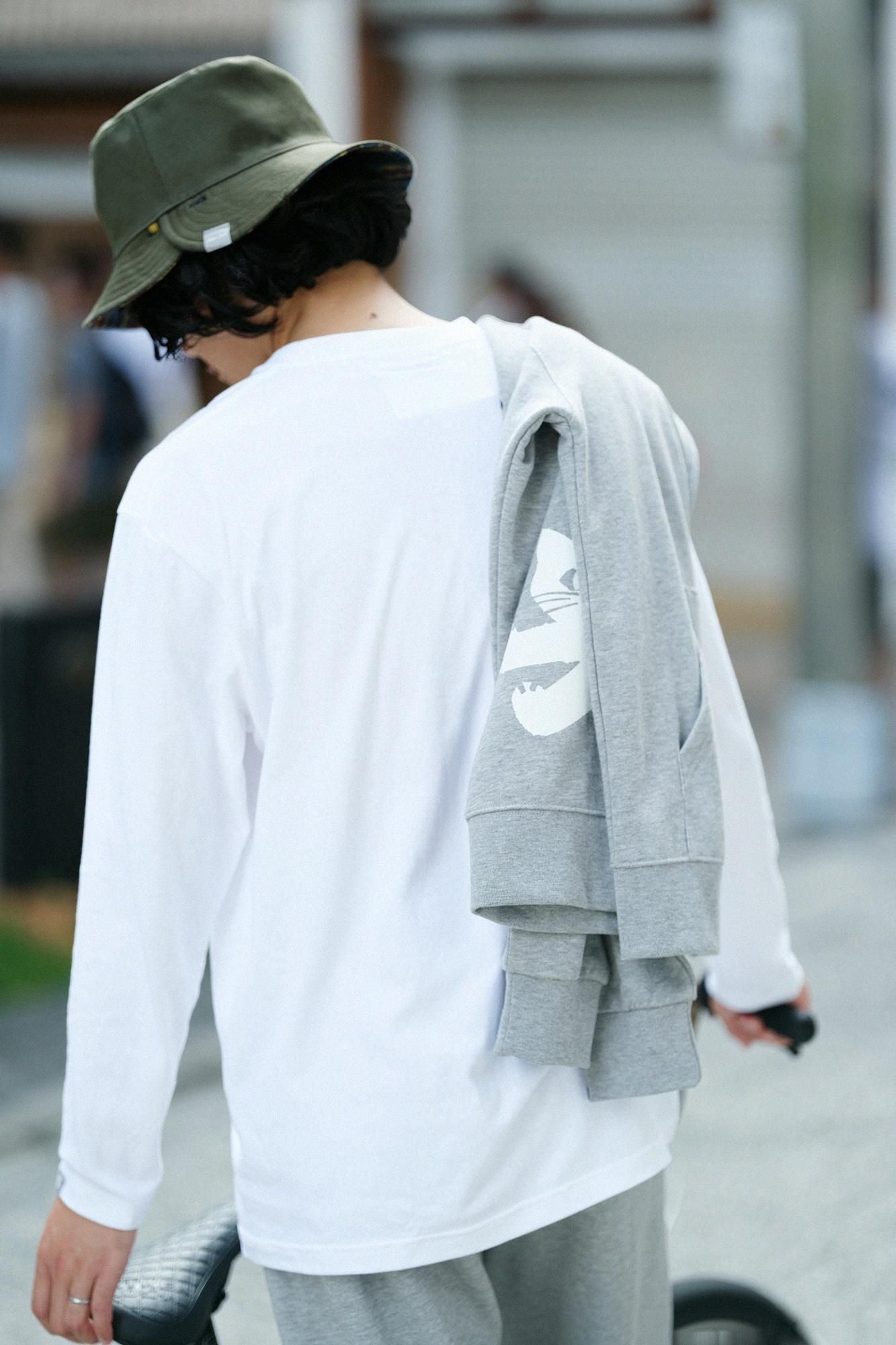 【net限定】長袖 ポケットTシャツ[5.6]／ホワイト×SO-SU-U昆（こん）2