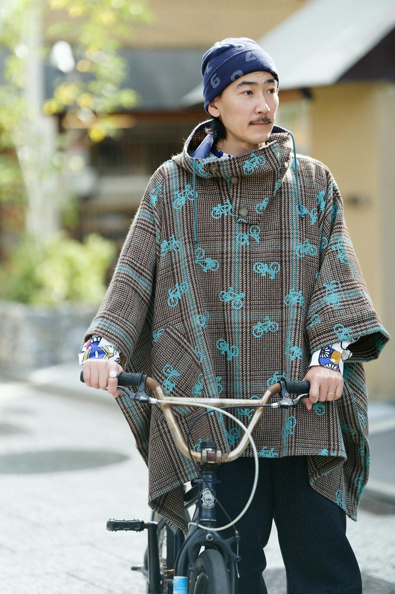 ウールツイード BIKEポンチョ／チャリンチャリンあっちこっちと余白（よはく） ブラウンチェック