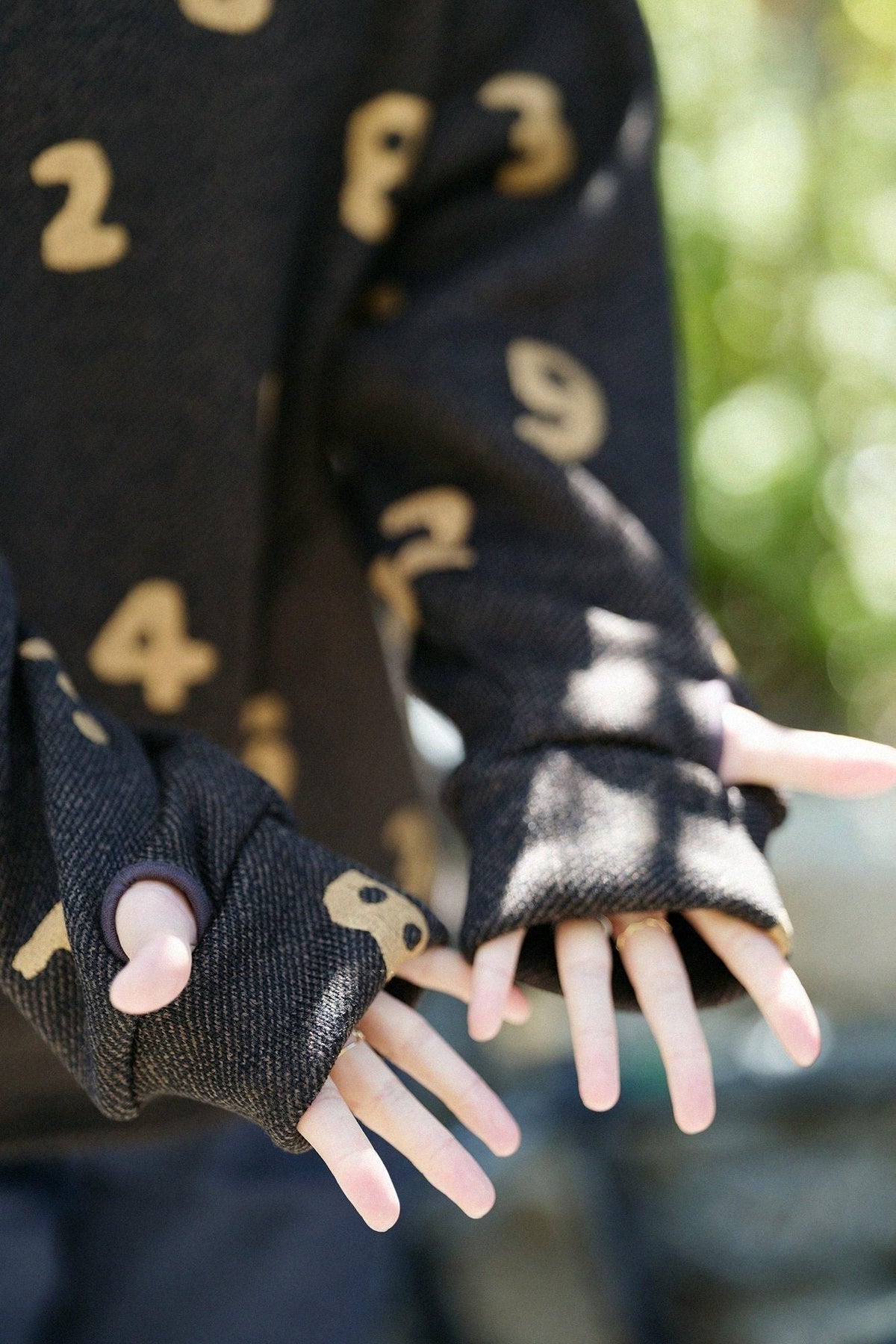 裏起毛ツイルニット H.W.Sセーター／SO-SU-U 憲法色（けんぽういろ）▲