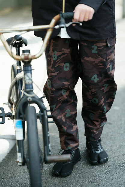 【net限定】コットンキャンバス カーゴパンツ／camo SO-SU-U 銀煤竹（ぎんすすたけ）
