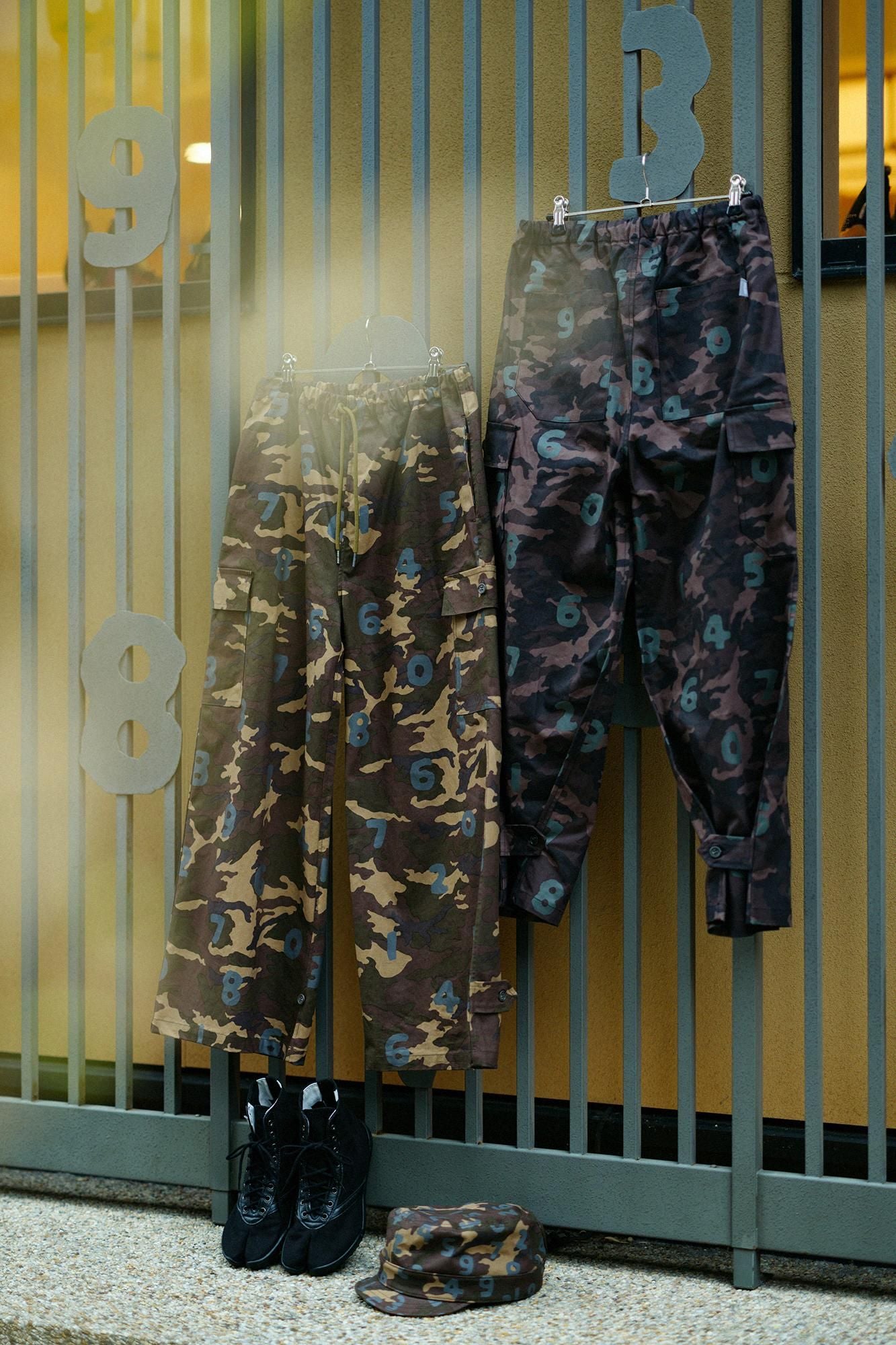 【net限定】コットンキャンバス カーゴパンツ／camo SO-SU-U 銀煤竹（ぎんすすたけ）