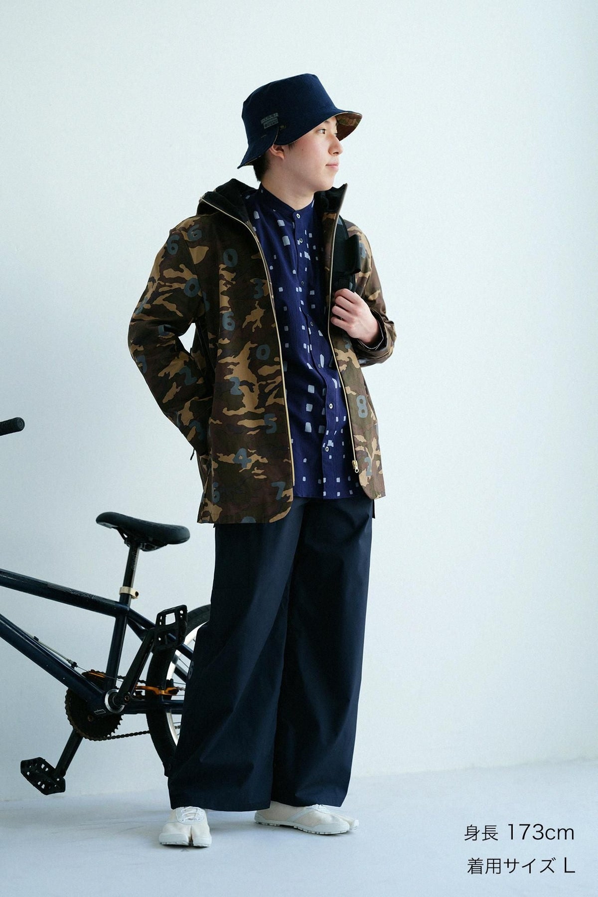 コットンキャンバス ZIP UP フードジャケット／camo SO-SU-U 桑染（くわぞめ）