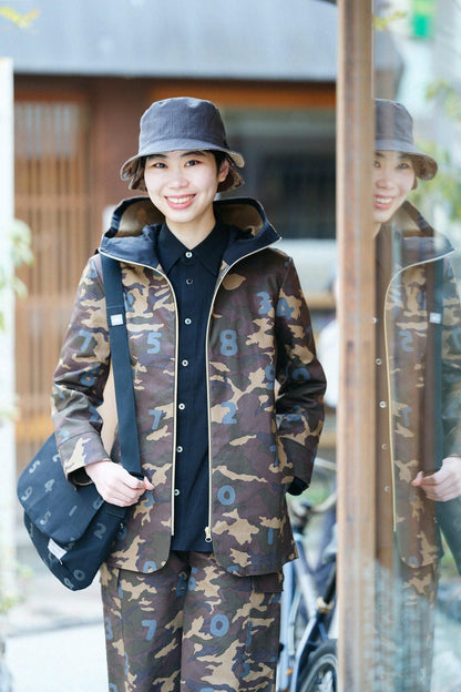 コットンキャンバス ZIP UP フードジャケット／camo SO-SU-U 桑染（くわぞめ）