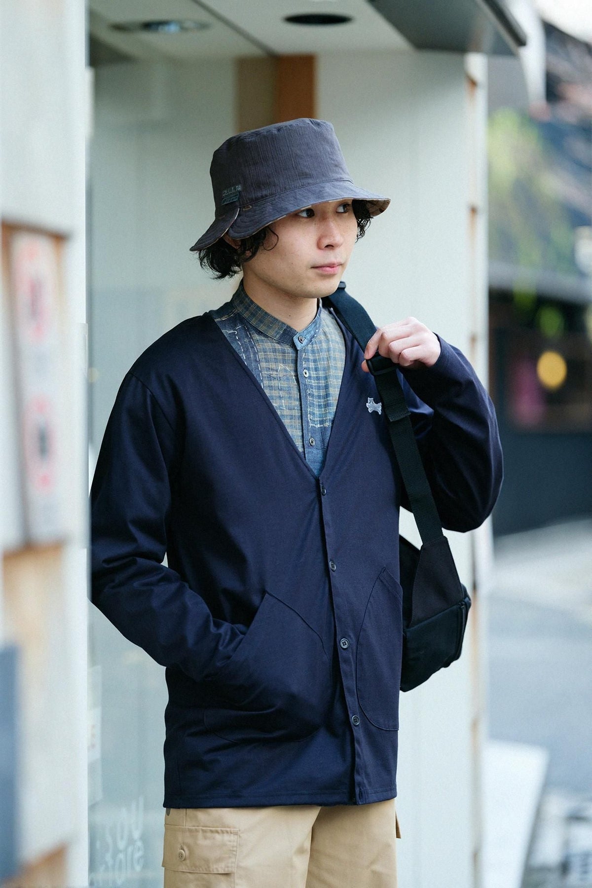 【net限定】コットンニット Vネック カーディガン／ネイビーブラック