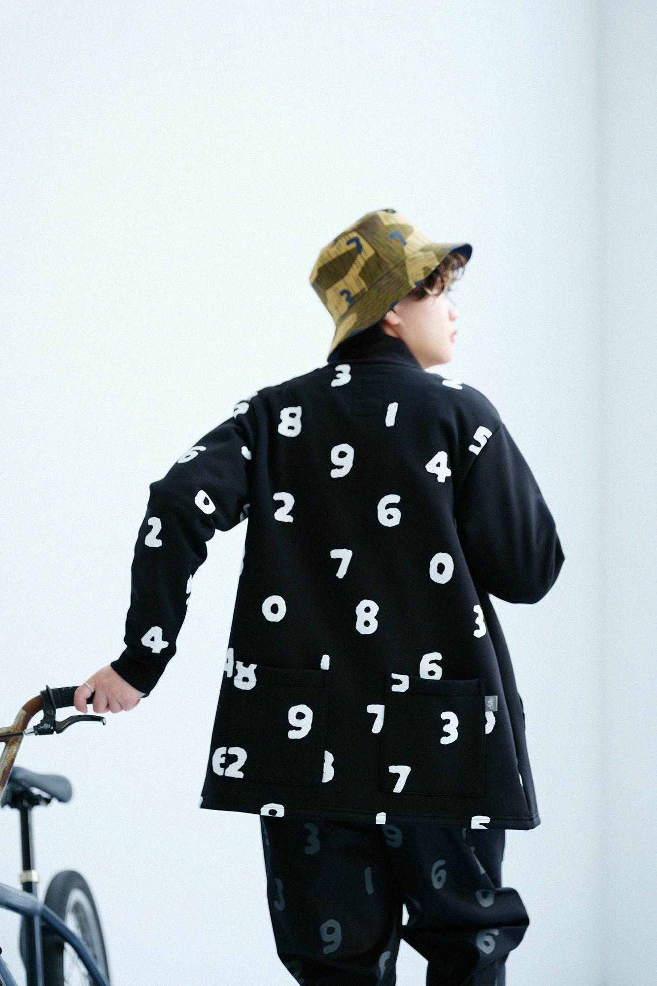 ラッチパイルニット ZIP UP BIKEブルゾン／ブラック×SO-SU-U