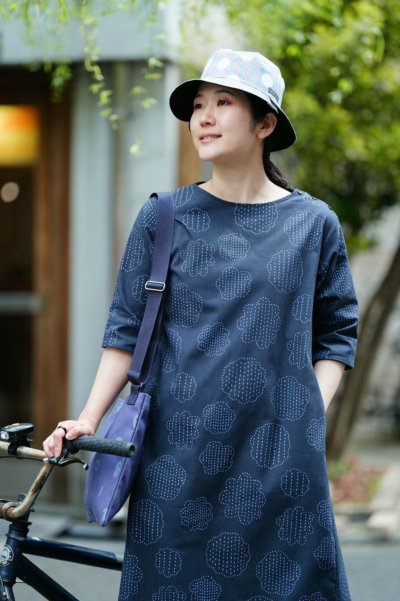 サテンストライプ リバーシブル BIKE HAT／すいぎょく 紺青（こんじょう）