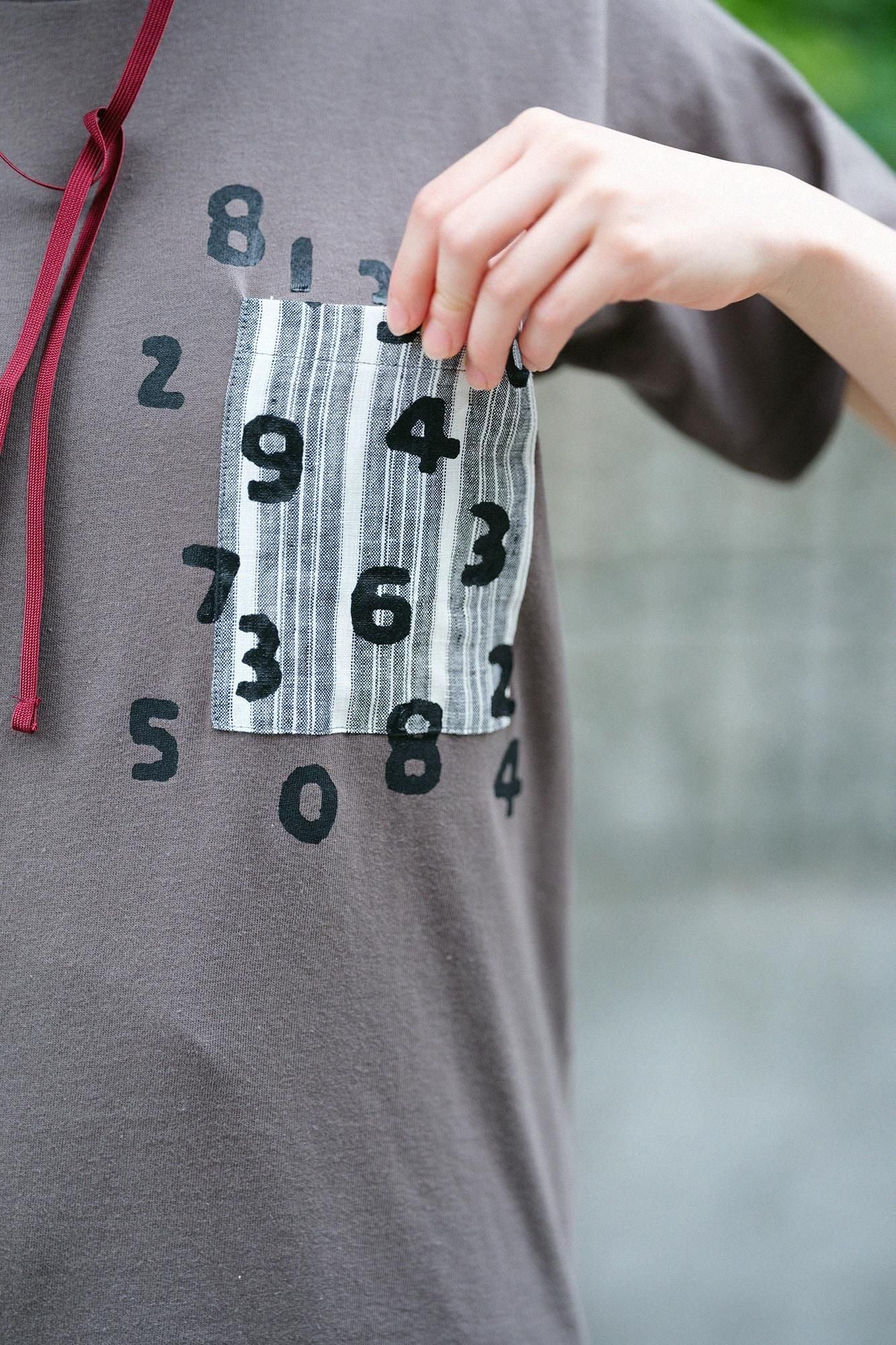 【net限定】半袖 ポケットTシャツ[5.0]／チャコール×SO-SU-U昆（こん）2