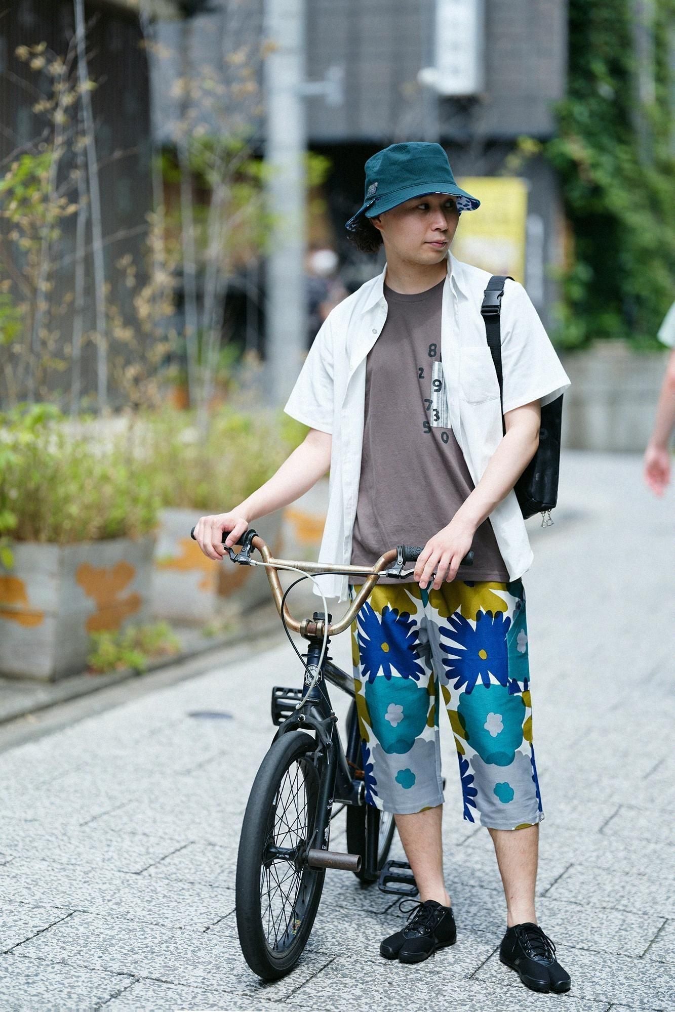 【net限定】半袖 ポケットTシャツ[5.0]／チャコール×SO-SU-U昆（こん）2