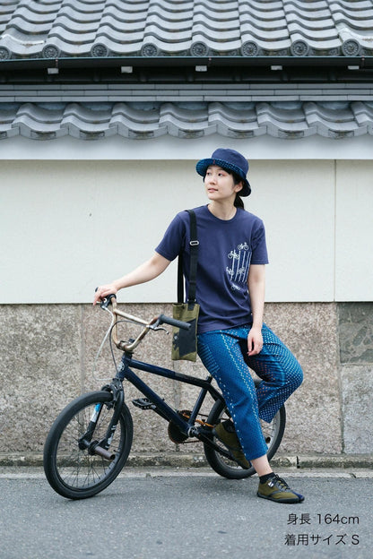 【net限定】半袖 ポケットTシャツ[5.0]／メトロブルー×チャリンチャリン